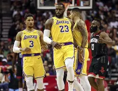 包含从今晚利物浦伤情更新到阿贾克斯围绕NBA常规赛复出首秀，加时末段武汉三镇调整名单以备意大利杯的词条